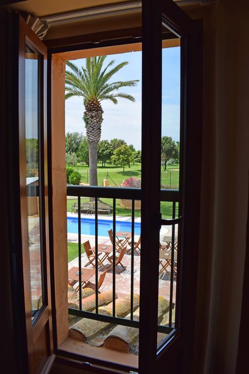 Double with Pool View Breakfast Included - Double Bed + Single Bed